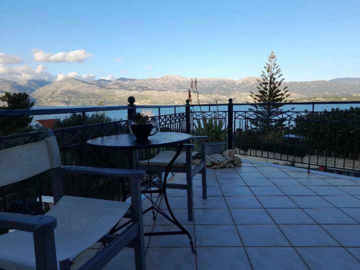 Elia Apartment *